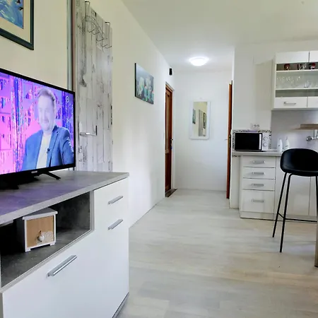 Poolside Compact Family Lea Kompleks wypoczynkowy Rovinjsko Selo