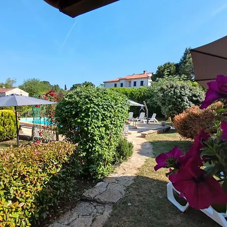 Poolside Compact Family Lea * Rovinjsko Selo