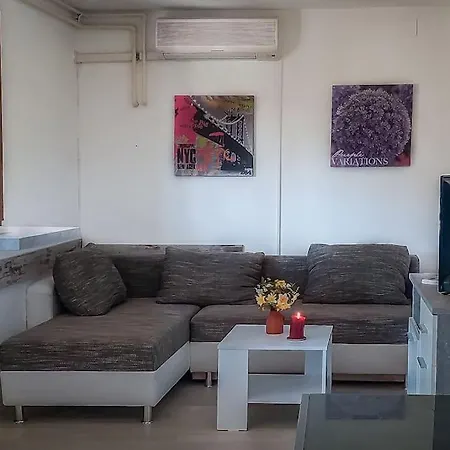 Poolside Compact Family Lea Feriepark *