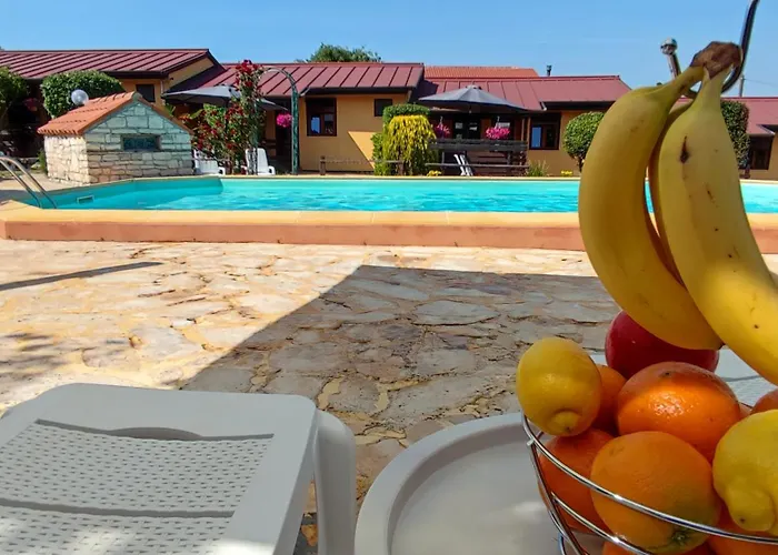 Village de vacances Poolside Compact Family Lea