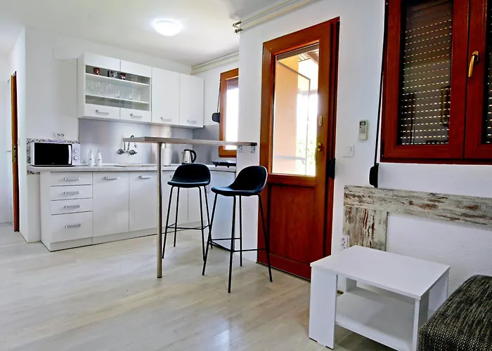 Village de vacances Poolside Compact Family Lea