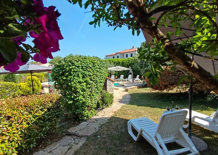 Village de vacances Poolside Compact Family Lea