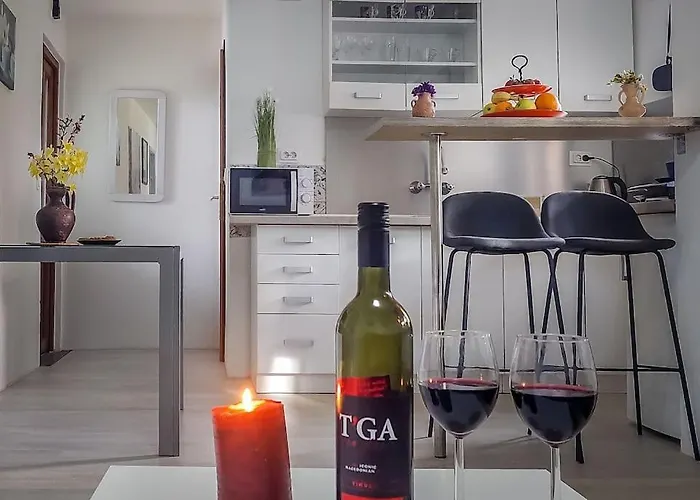 Poolside Compact Family Lea Village de vacances