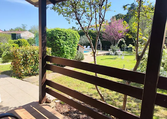 Village de vacances Poolside Compact Family Lea *