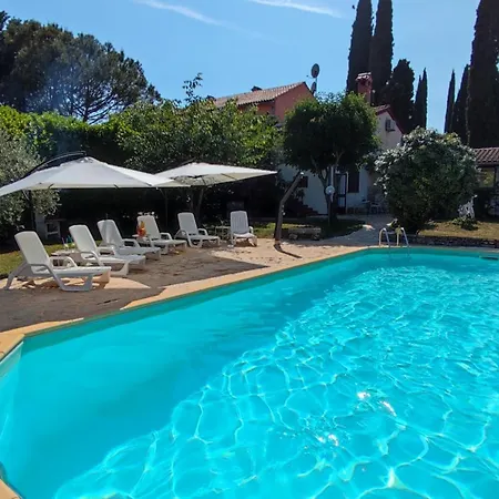 Poolside Compact Family Lea Ровиньско село
