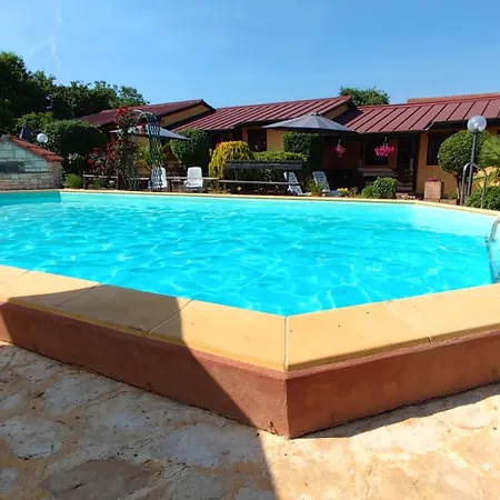 Poolside Compact Family Lea Holiday park