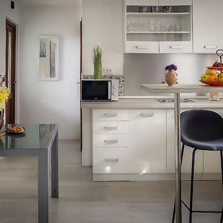Poolside Compact Family Lea * Ровиньско село