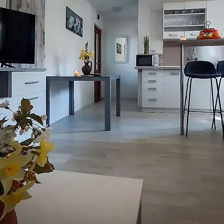 Poolside Compact Family Lea * Ровиньско село